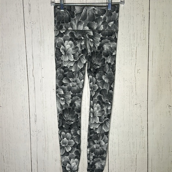 Athleta Elation Textured Tight Legging Chakra Floral Black Sea Salt Size XS - Picture 1 of 5